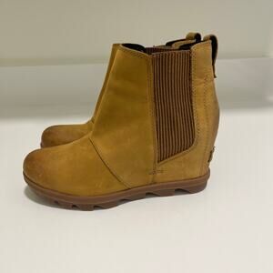 Sorel Women's Joan‎ of Arctic Wedge ll Chelsea Boots Size 7